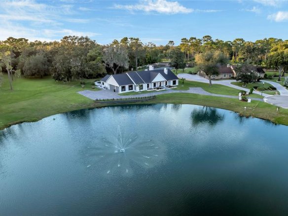 107 AMBERWOOD Court LONGWOOD, FL