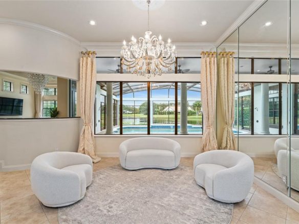 6221 BLAKEFORD Drive WINDERMERE, FL