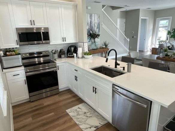 7478 GATHERING Drive REUNION, FL
